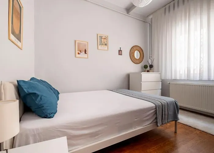 Spacious Dublex In Cihangir Estambul